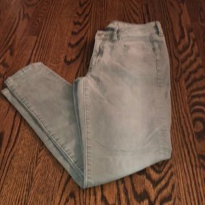 American eagle super stretch jeggings.